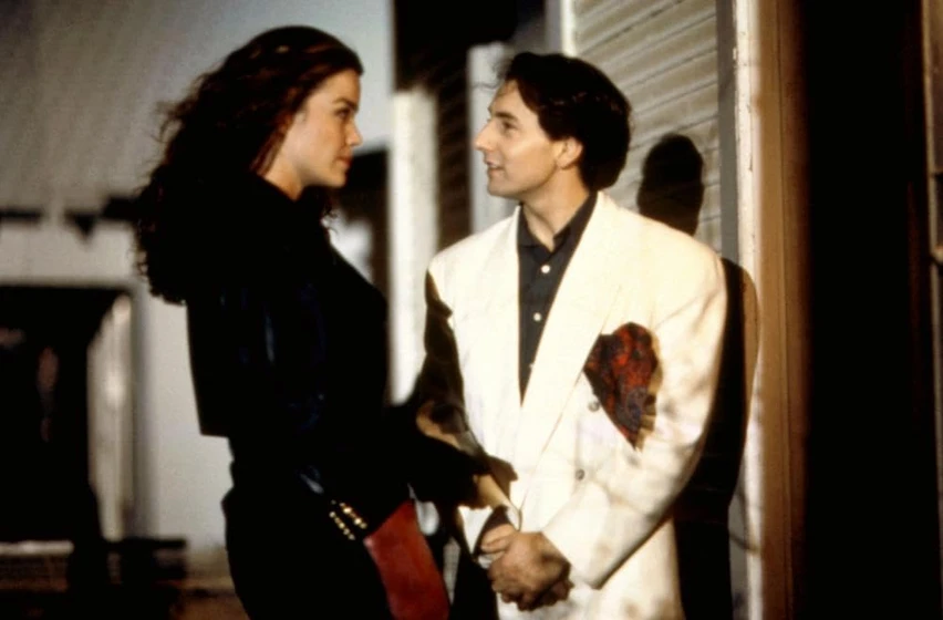 Claudia Christian y Arye Gross en linda-loca-y-peligrosa