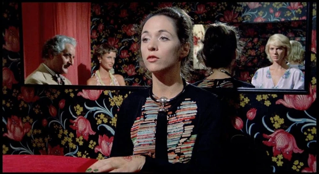 Mimsy Farmer, Nike Arrighi, Mario Scaccia y Donna Jordan en the-perfume-of-the-lady-in-black