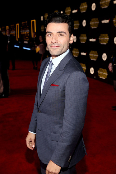 Oscar Isaac en Star Wars: Episodio VII. El Despertar de la Fuerza (Premiere Mundial en Los Angeles. Diciembre 2015)