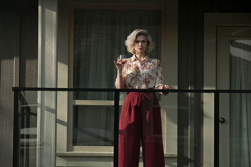 Jenn Lyon en La Vecina de la Ventana