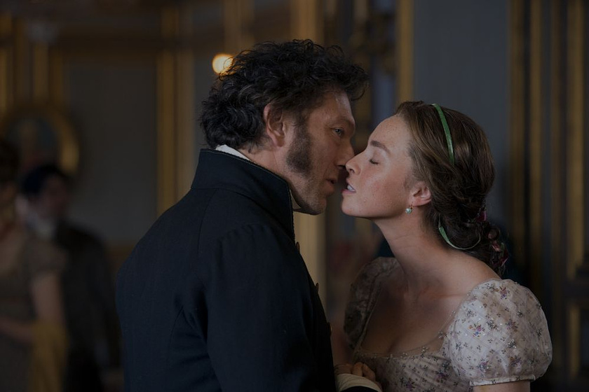 Vincent Cassel y Freya Mavor en El Emperador de Paris