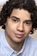 picture of actor Moisés Acevedo