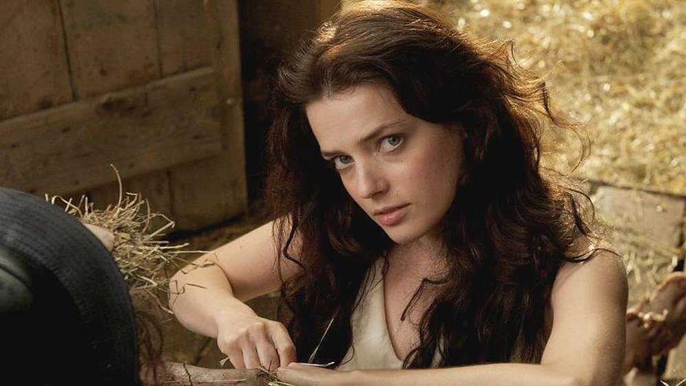 Roxane Mesquida en sennentuntschi-curse-of-the-alps