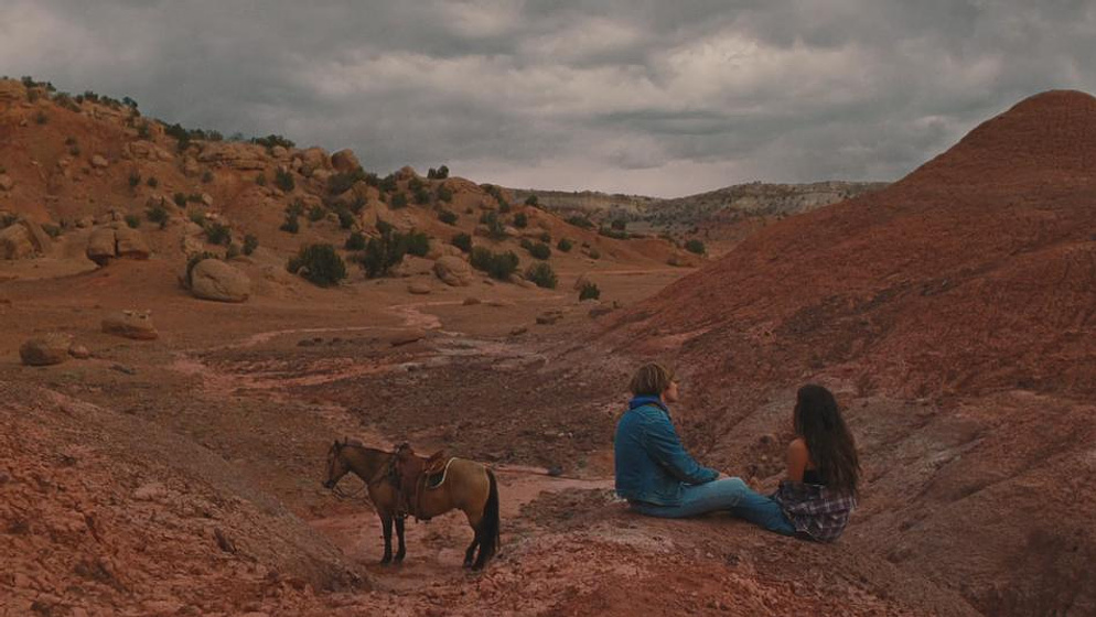 Charlie Plummer y Eve Lindley en National Anthem