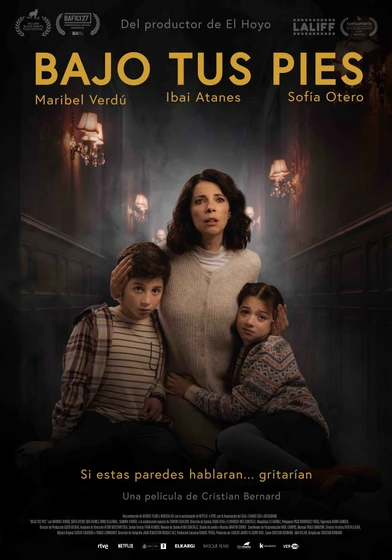 Imagen de bajo-tus-pies (Cartel español)