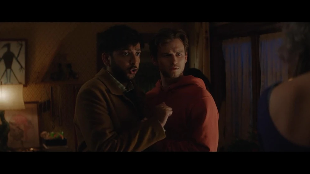 Brandon Flynn y Nik Dodani en the-parenting