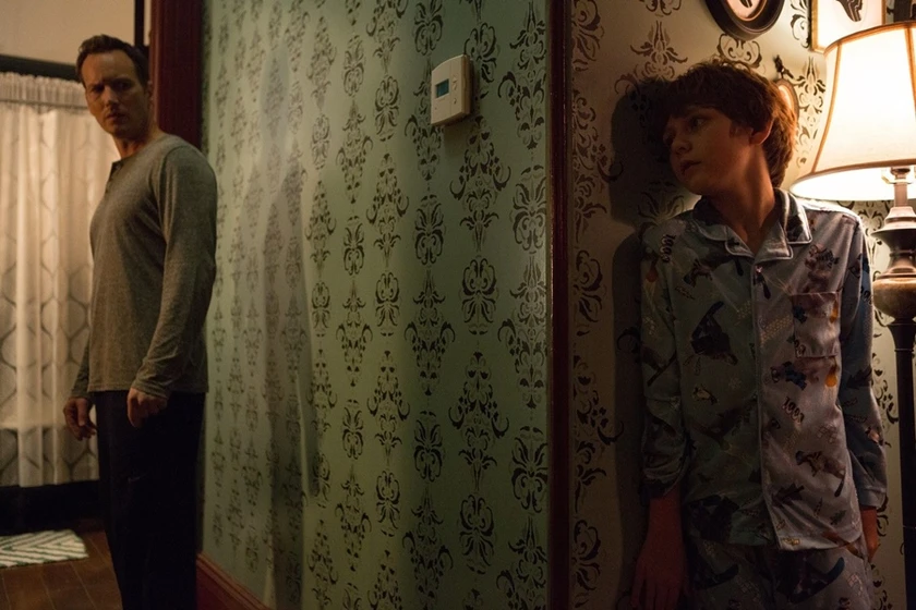 Patrick Wilson [I] y Ty Simpkins en Insidious: Capítulo 2
