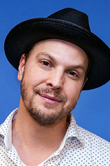 photo of person Gavin DeGraw