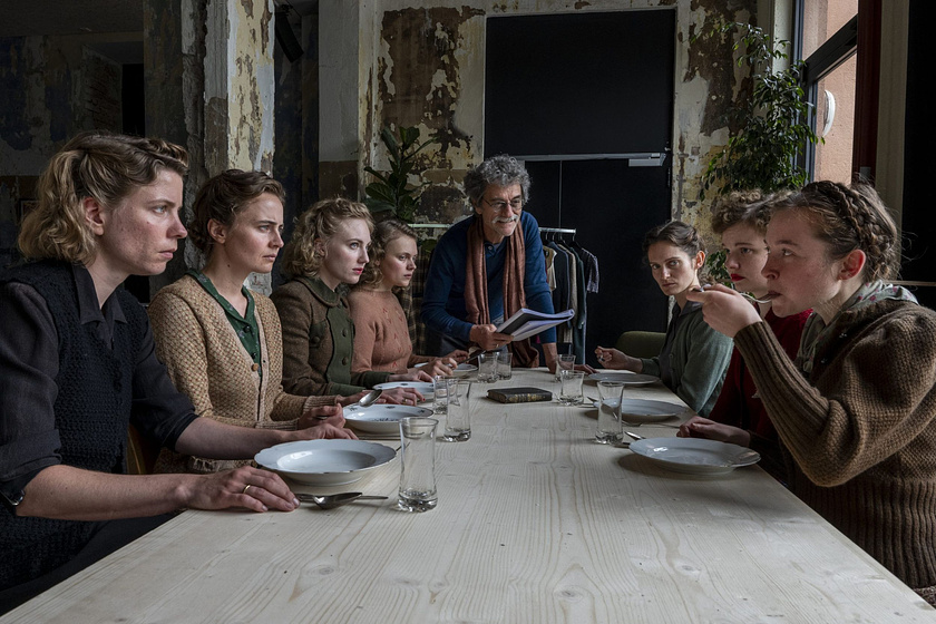 Elisa Schlott, Silvio Soldini, Alma Hasun, Thea Rasche y Berit Vander en The Tasters (Rodaje)