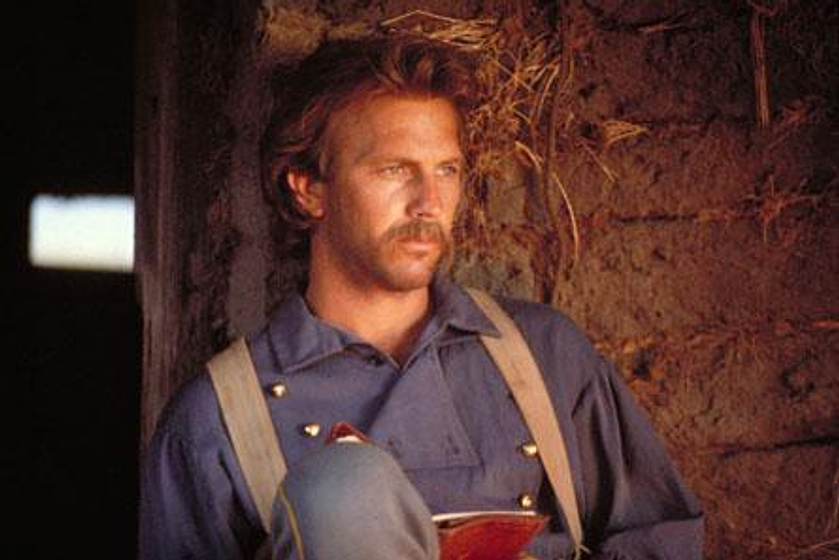 Kevin Costner en Bailando con Lobos
