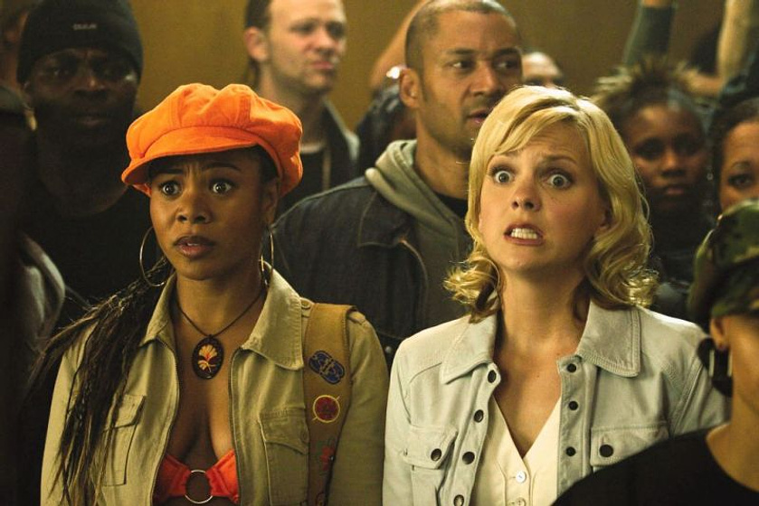 Anna Faris y Regina Hall en Scary Movie 3