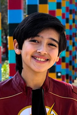 picture of actor Kenneth Lavíll
