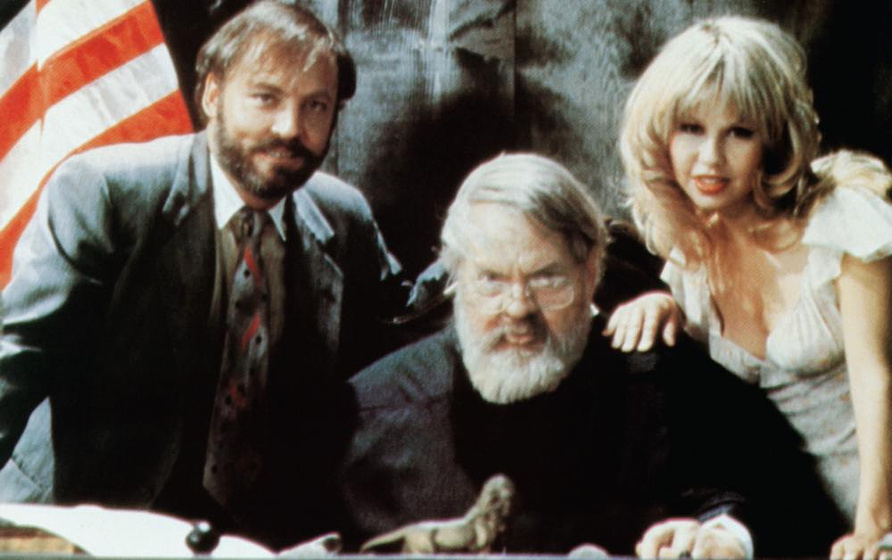 Stacy Keach, Orson Welles y Pia Zadora en la-marca-de-la-mariposa