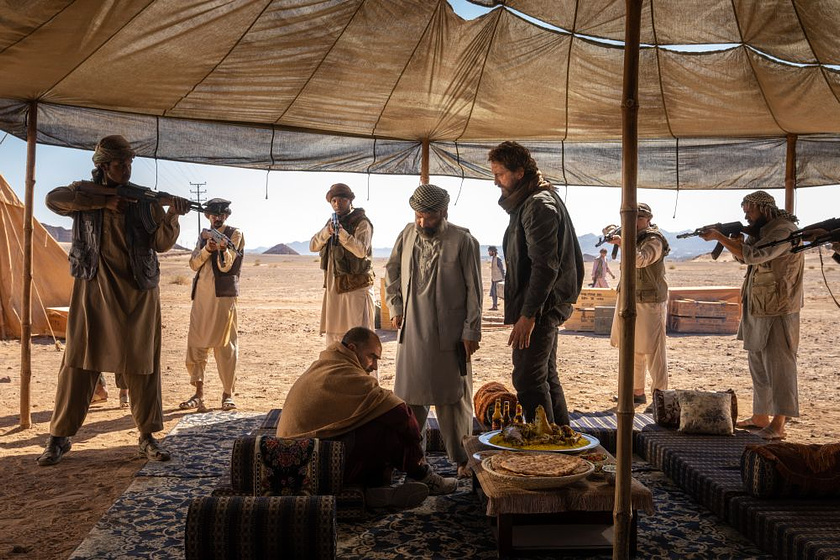 Gerard Butler y Navid Negahban en Operación Kandahar