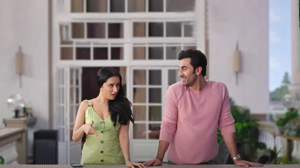 Ranbir Kapoor y Shraddha Kapoor en mentira-o-astucia