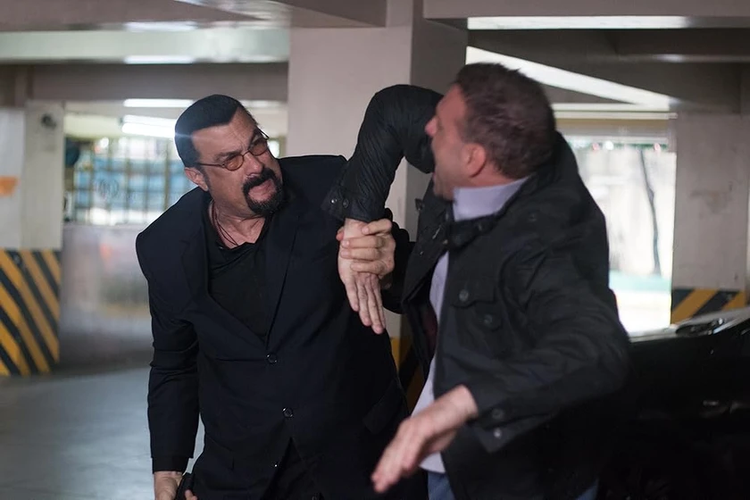 Steven Seagal y Ron Smoorenburg en comandante-general