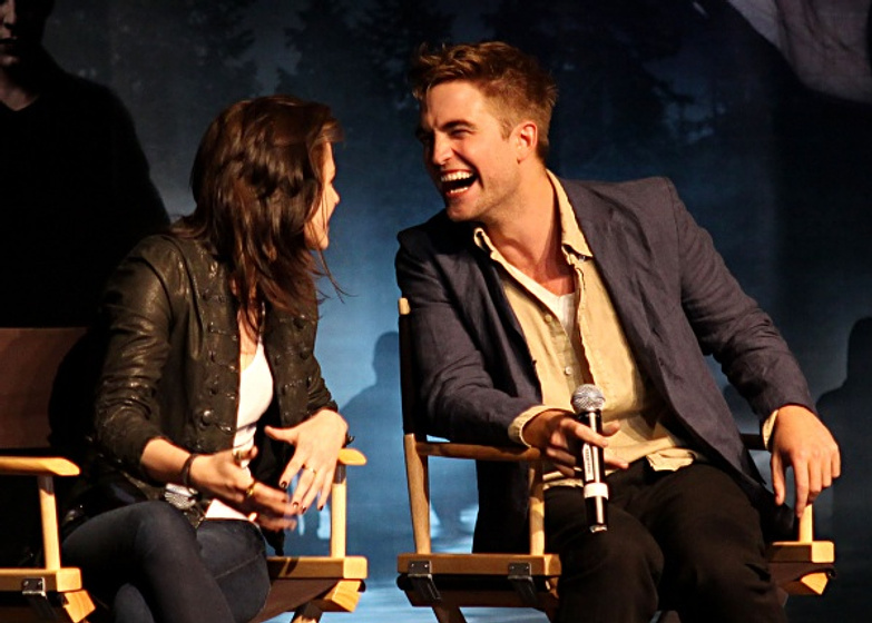 Kristen Stewart y Robert Pattinson en La saga Crepúsculo: Eclipse (Convención Los Ángeles)
