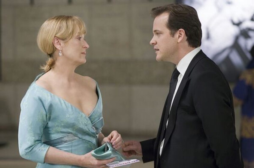 Peter Sarsgaard y Meryl Streep en Expediente Anwar