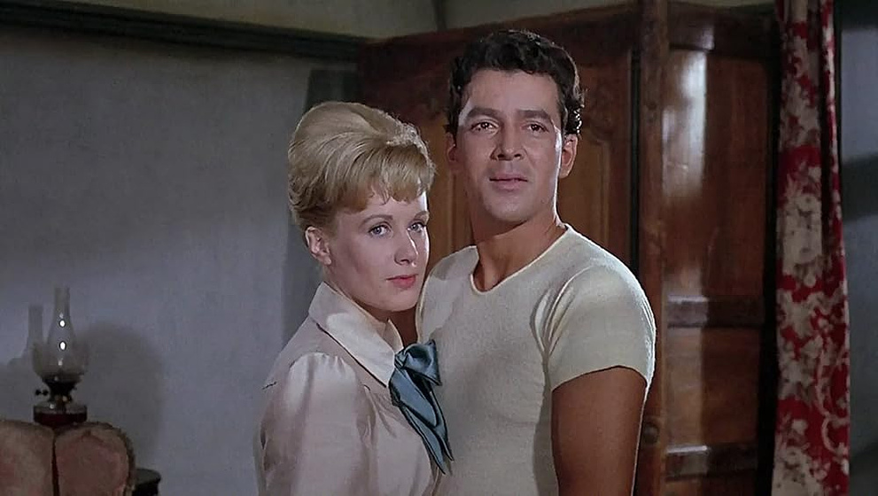 Edward de Souza y Jennifer Daniel en el-beso-del-vampiro