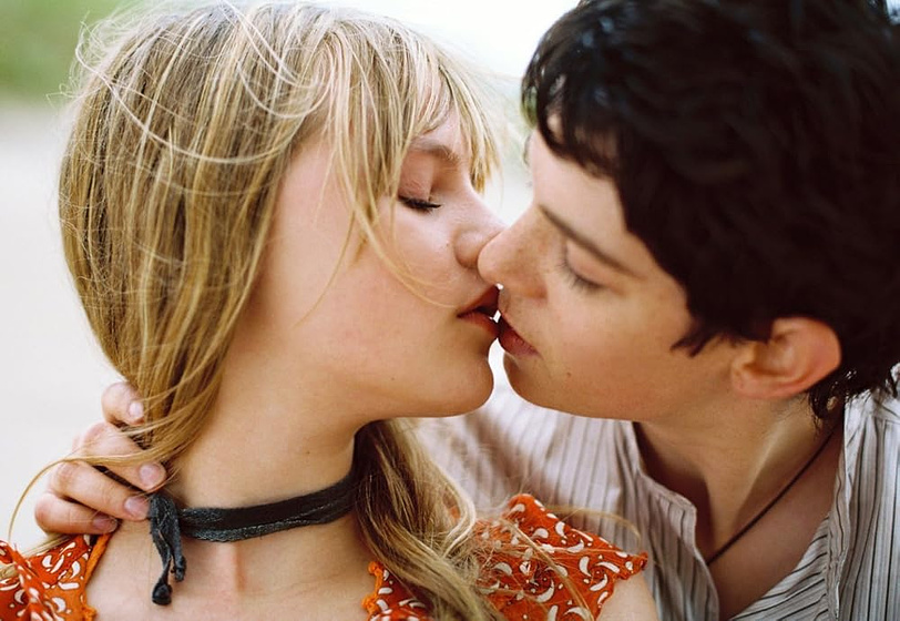 Anjorka Strechel y Lucie Hollmann en my-friend-from-faro