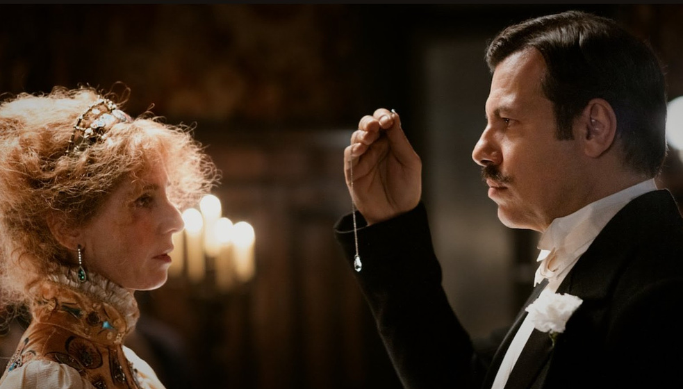 Sandrine Kiberlain y Laurent Lafitte en La Divina Sarah Bernhardt