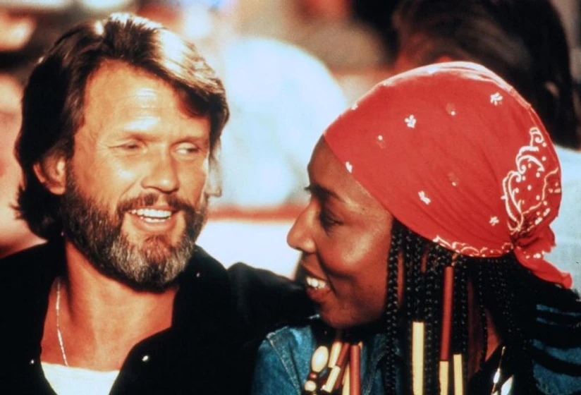 Kris Kristofferson y Madge Sinclair en Convoy