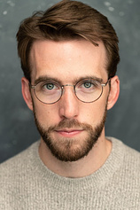 picture of actor Nick Biadon