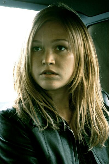 Julia Stiles en Verdades ocultas