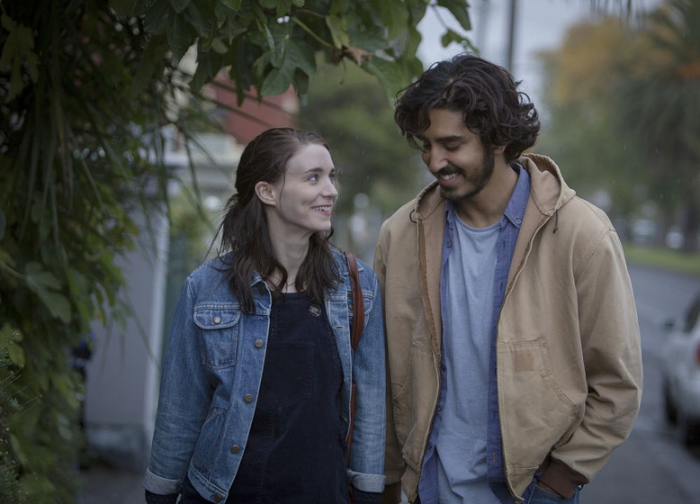 Dev Patel y Rooney Mara en Lion