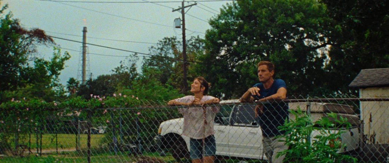 Simon Rex y Suzanna Son en red-rocket