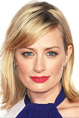 picture of actor Beth Behrs