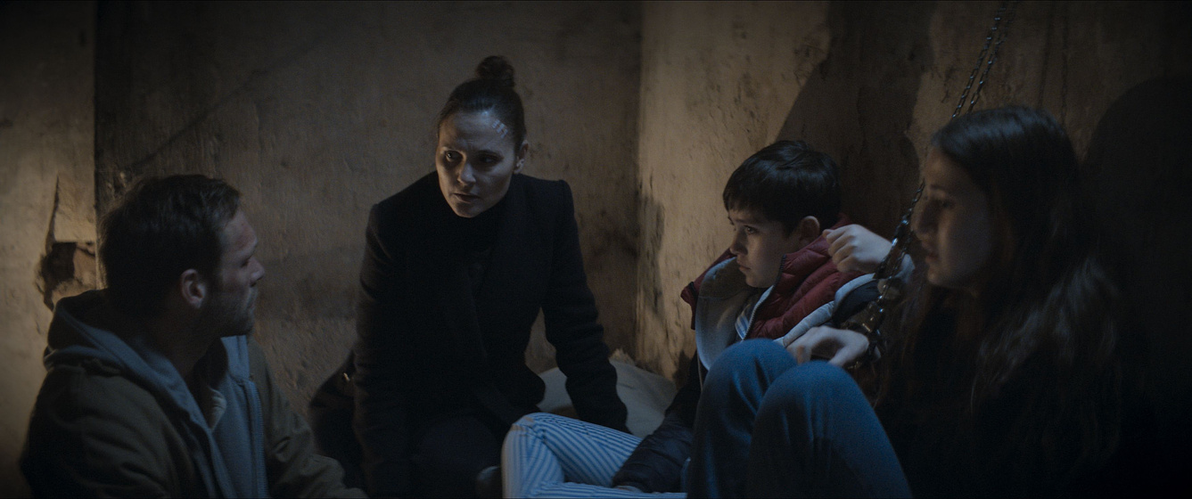 Virginie Ledoyen, Paul Hamy y Lya Oussadit-Lessert en Las Desapariciones (The Soul Eater)