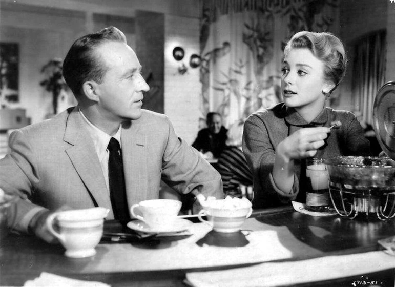 Bing Crosby y Mary Fickett en man-on-fire