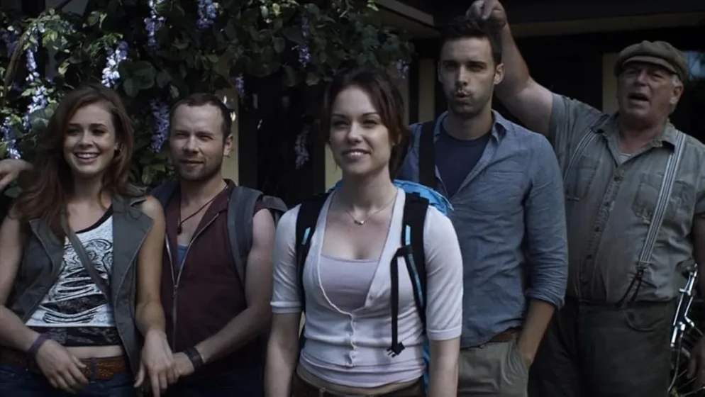 Brendan Fletcher, Teach Grant, Andrew Dunbar, Garry Chalk, Melissa Roxburgh y Stephanie Bennett en leprechaun-el-origen