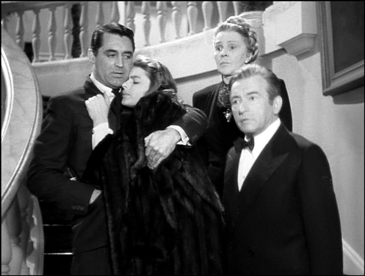Ingrid Bergman, Cary Grant, Claude Rains y Leopoldine Konstantin en Encadenados