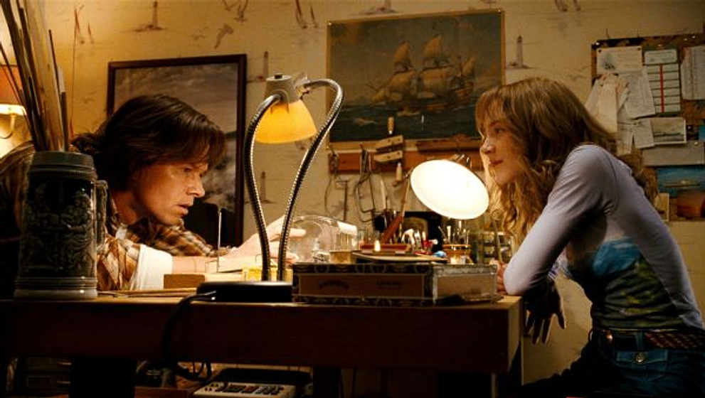 Mark Wahlberg y Saoirse Ronan en The Lovely Bones