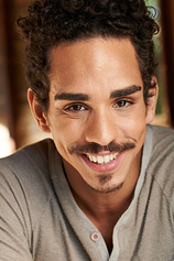 picture of actor Ray Santiago
