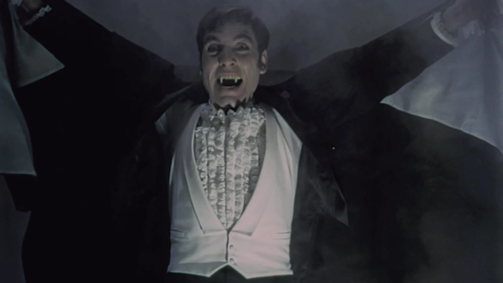Aldo Monti en Santo en El tesoro de Drácula
