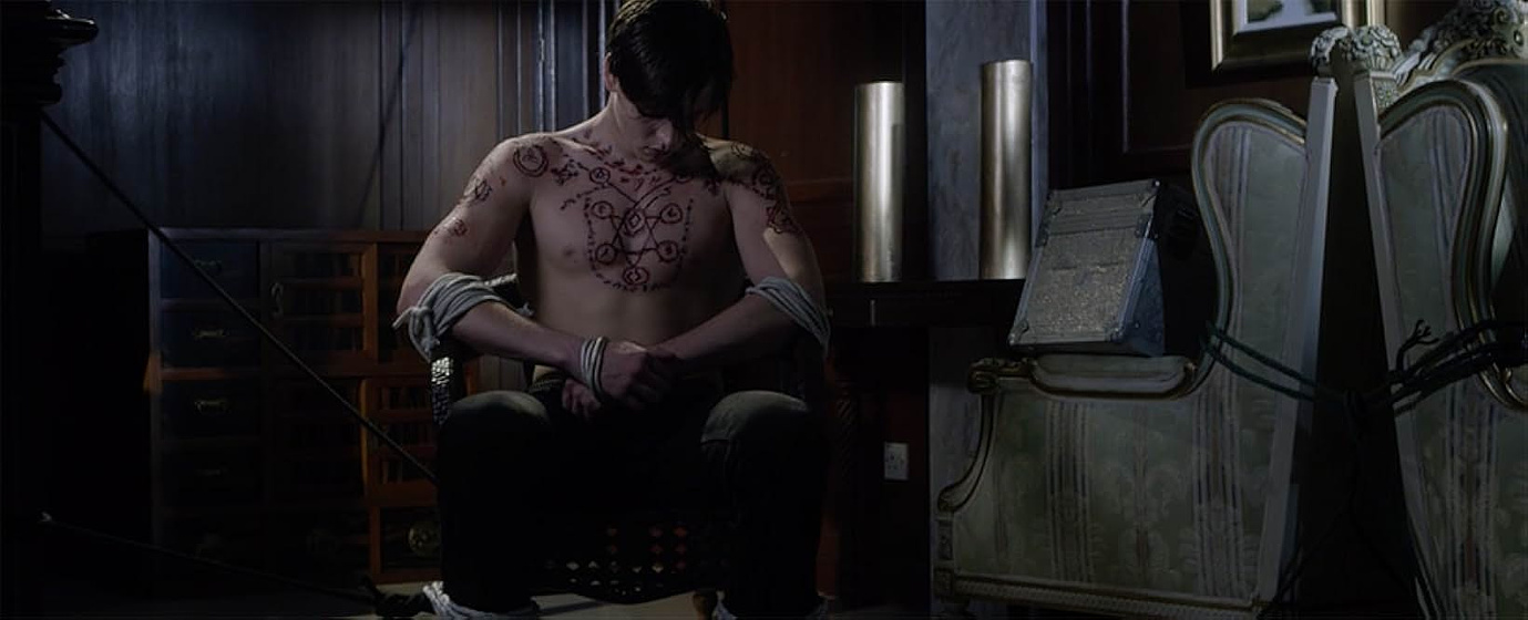 Harris Dickinson en Don't Look at the Demon
