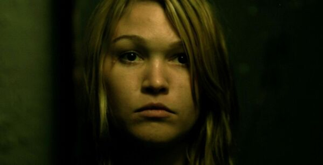 Julia Stiles en Verdades ocultas