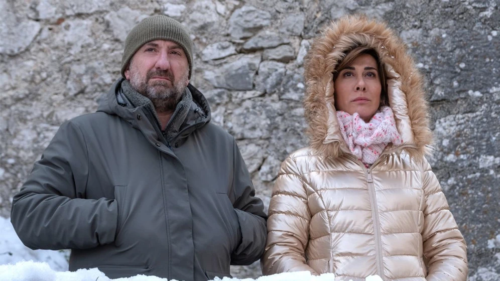 Antonio Albanese y Virginia Raffaele en bienvenido-a-la-montana