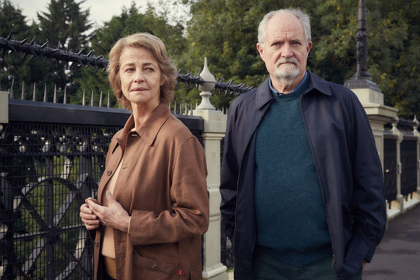Jim Broadbent y Charlotte Rampling en El Sentido de un Final