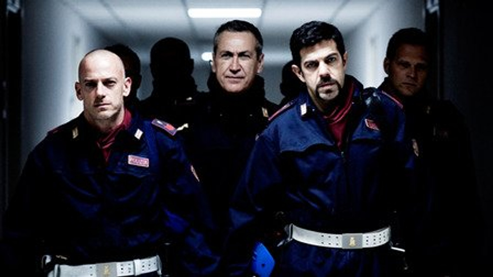 Pierfrancesco Favino, Marco Giallini y Domenico Diele en A.C.A.B.: All Cops Are Bastards