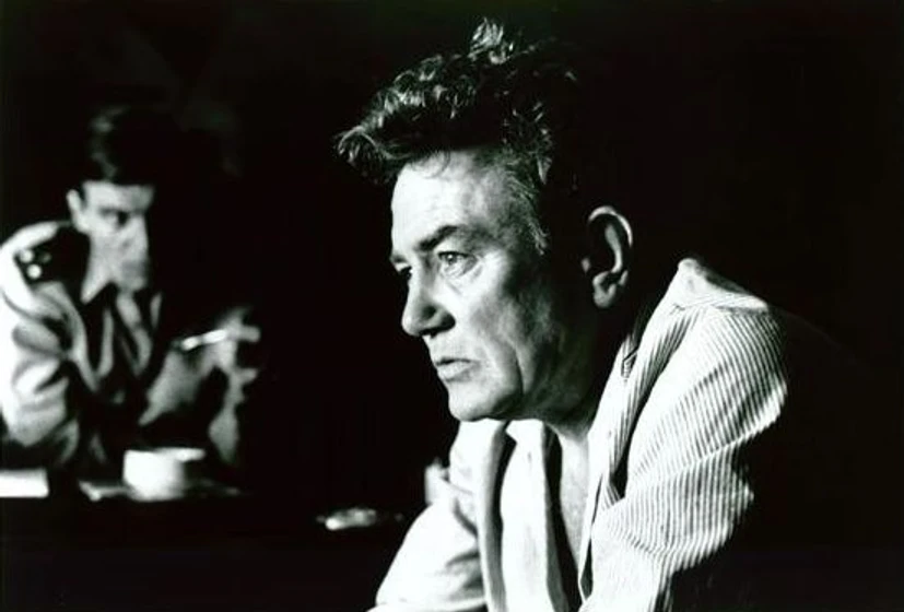 Albert Finney en el-juego-interminable