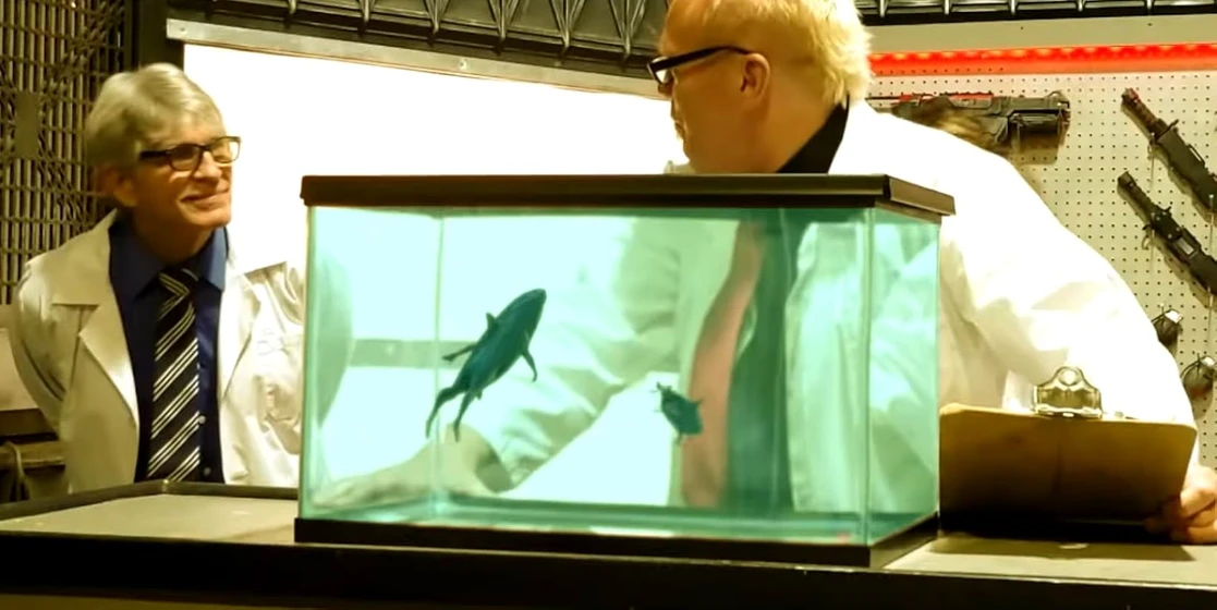 Eric Roberts y Carl Crew en space-sharks-2024