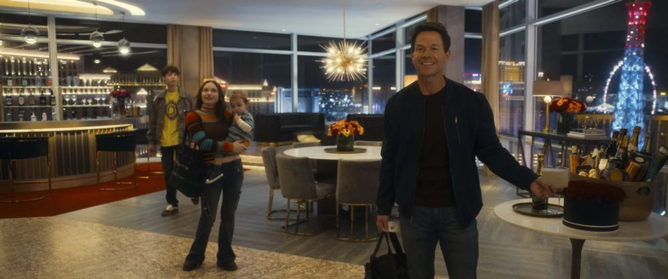 Mark Wahlberg, Zoe Margaret Colletti y Van Crosby en plan-en-familia