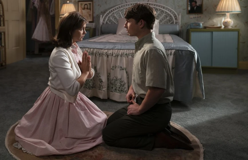 Chloe East y Gabriel LaBelle en los-fabelman