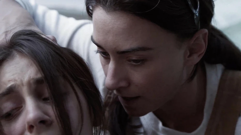 Kristen Vaganos y Libby Munro en mami-nunca-te-haria-dano