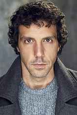 picture of actor Alex Gaumond