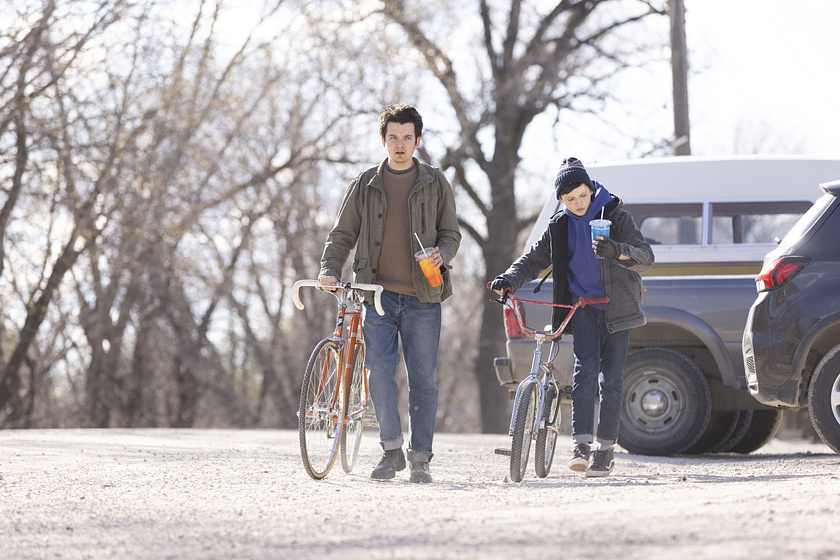 Asa Butterfield y Benjamin Evan Ainsworth en Juega o Muere